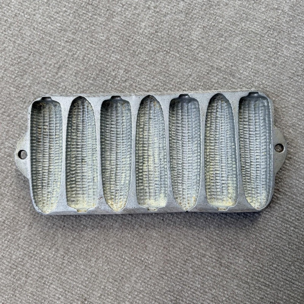 VTG Cast Aluminum 7 Ear Cornbread Stick Pan Bowlin Ft Worth